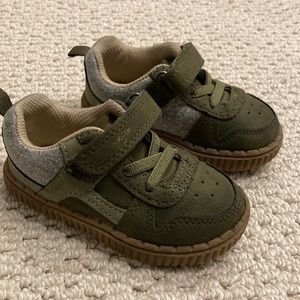 Osh Kosh toddler boy green casual shoe size 5